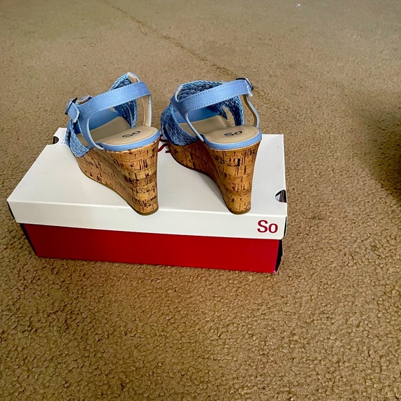 Super cute pastel wedges perfect for spring - Picture 5 of 11